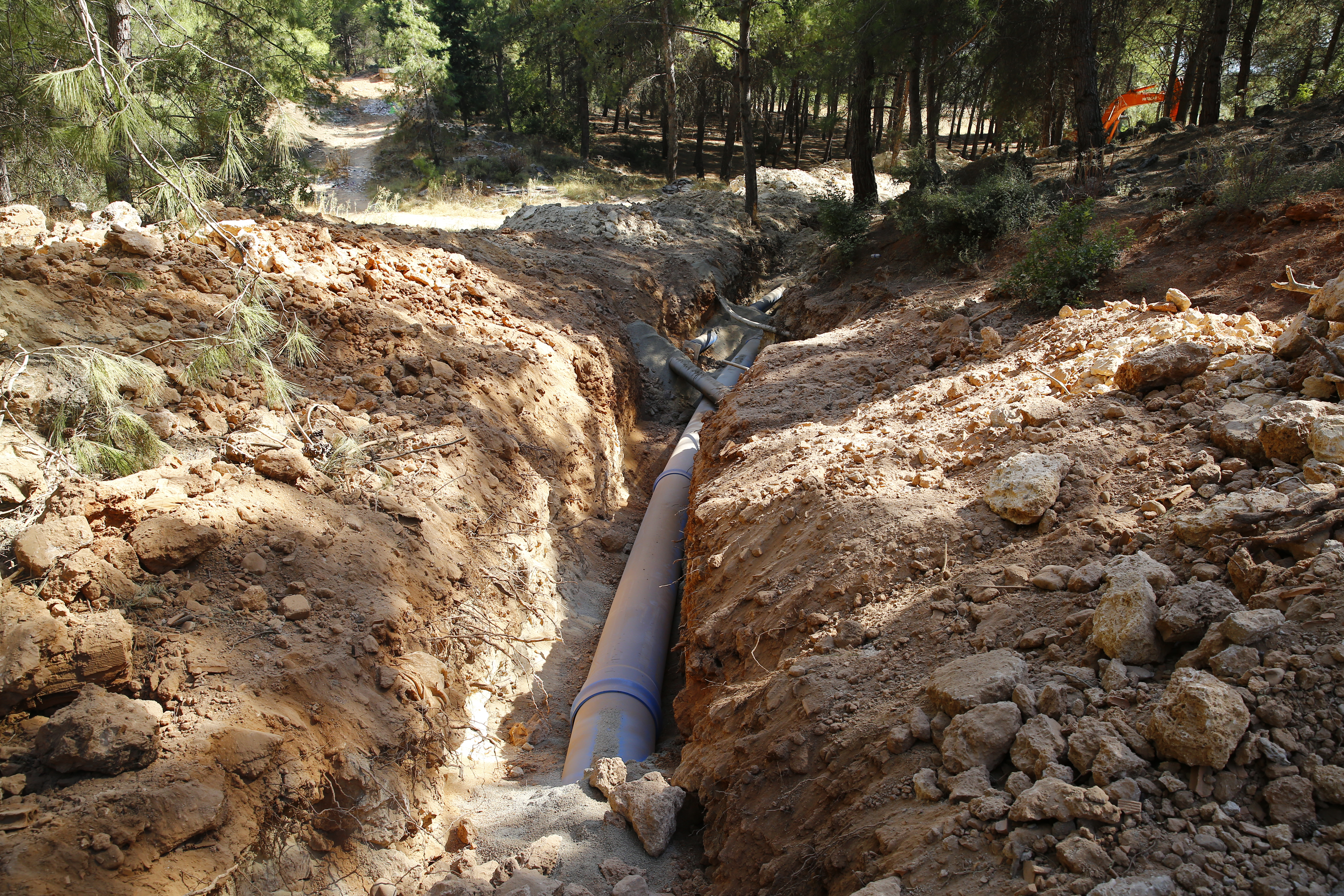 Antalya Büyükşehir Belediyesi içme suyu hatlarını yeniliyor