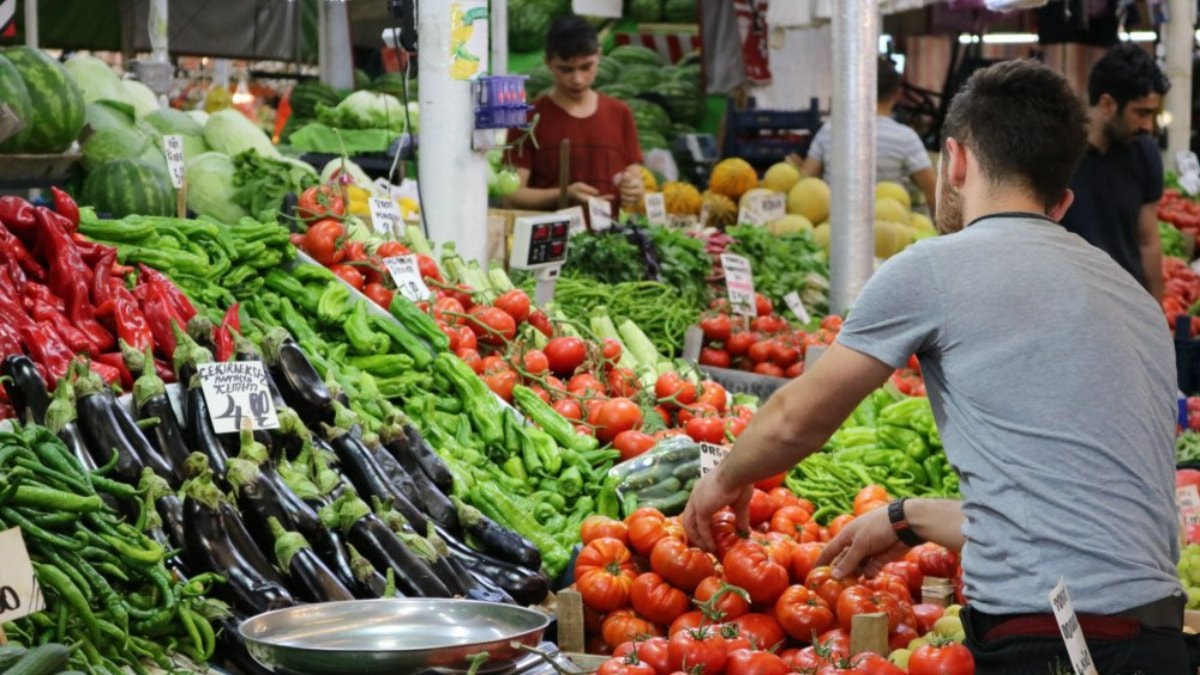 Yoksulluk sınırı açıklandı: Fakirleşme her ay artıyor