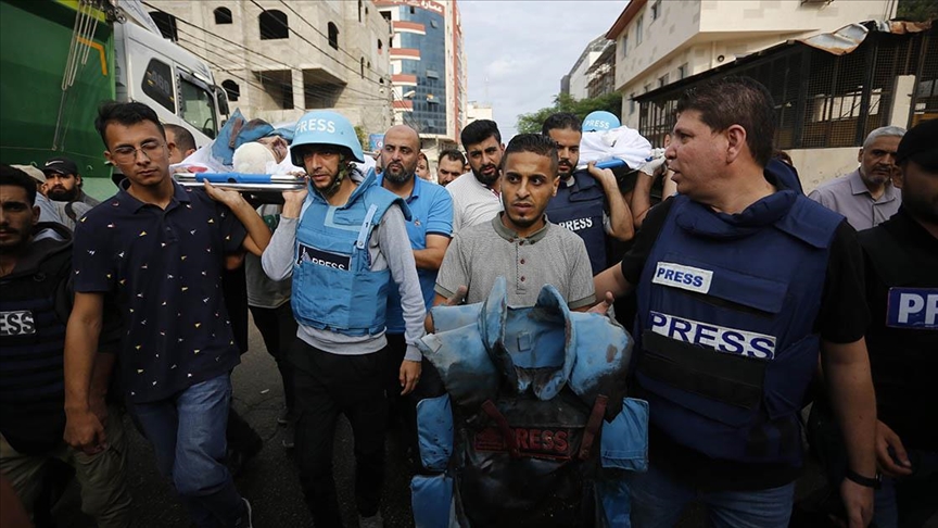 İsrail'in Gazze saldırısında bir gazeteciyi öldürdü