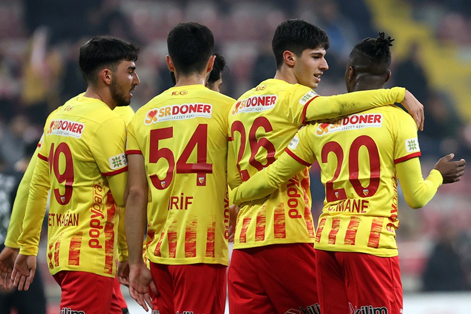 Lider Fenerbahçe zorlu Kayserispor deplasmanında 45'inci randevuda!