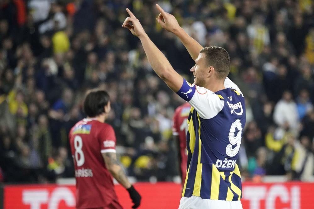 Fenerbahçe'de Dzeko ve İrfan Can şov yaptı