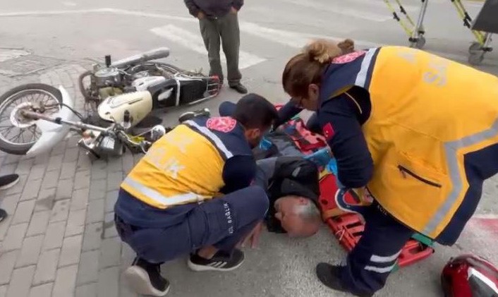 Manavgat caddesi kan revan içinde: Motosiklet sürücüsü ölümden döndü