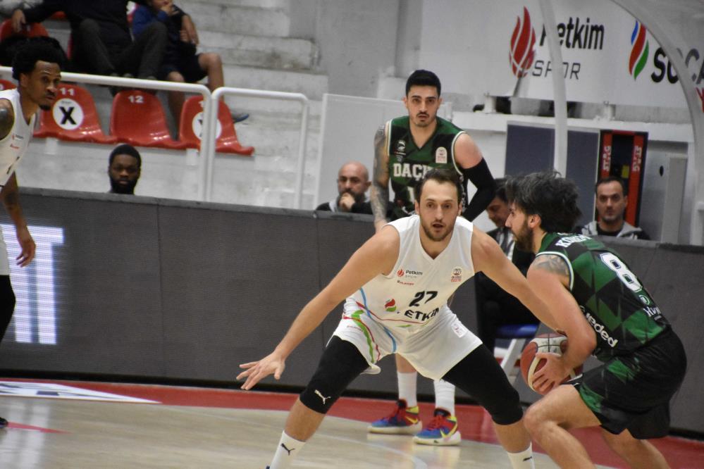 Petkimspor Darüşşafaka'yı evinde devirdi