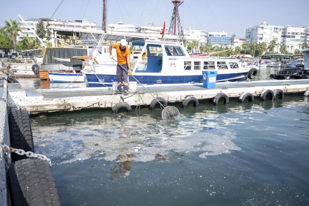 Mersin Büyükşehir Belediyesi mikroplastik temizliğine başladı