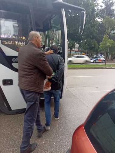 Adana’da Cam Silen Ve Dilenen Şahıslar Gözaltına Alındı4 W