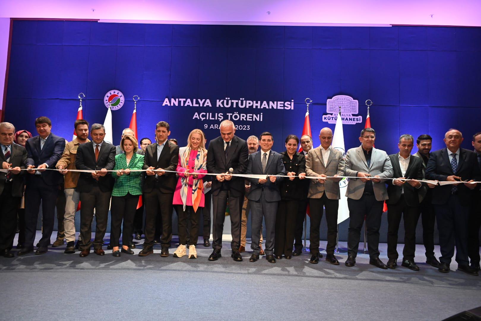 Antalya Kütüphanesi Bakan Ersoy'un katılımıyla Kepez'de hizmete açıldı