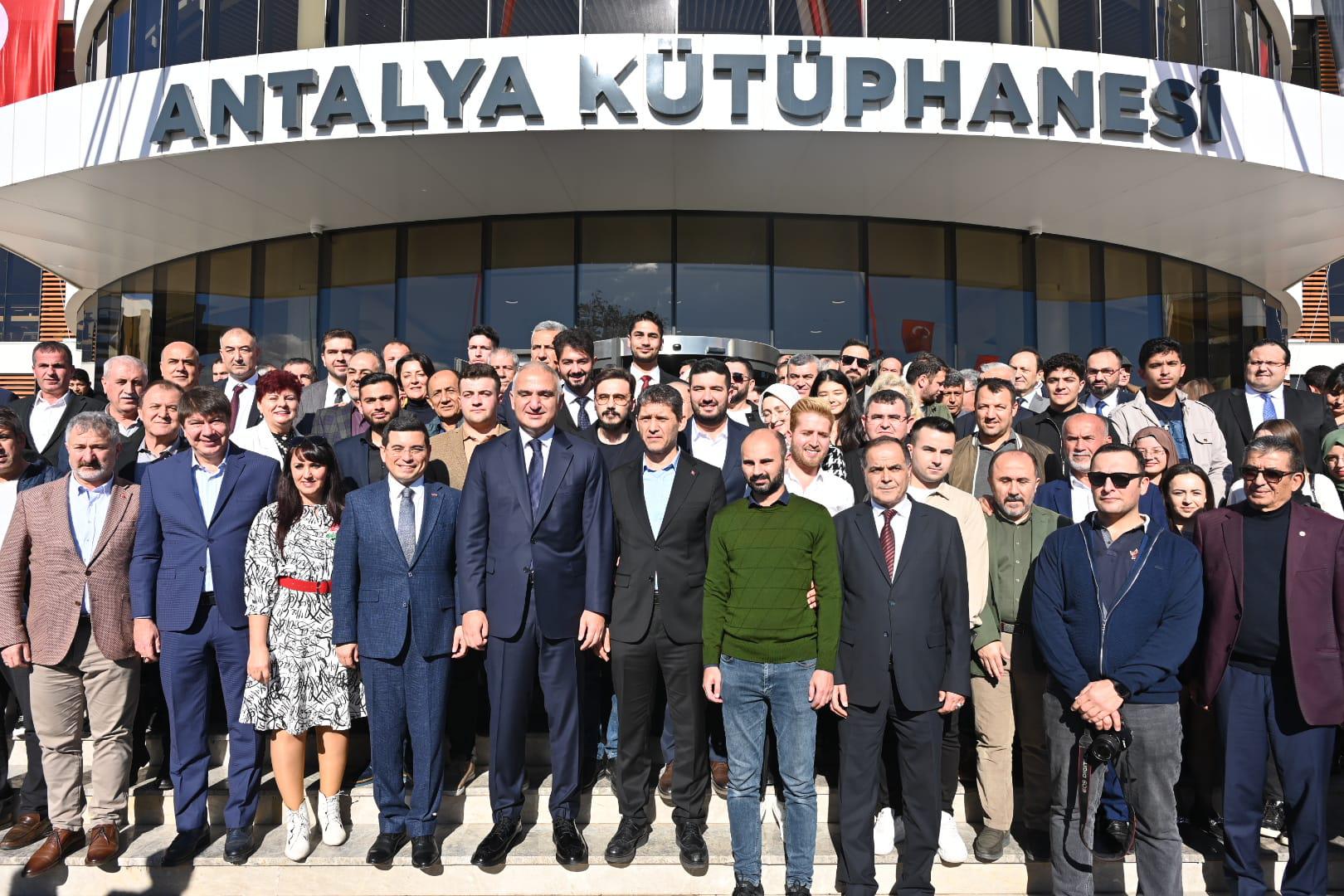 Antalya Kütüphanesi Bakan Ersoy'un katılımıyla Kepez'de hizmete açıldı