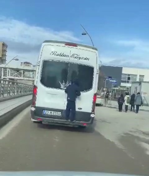 Elazığ’da Çocukların Tehlikeli Yolculuğu!