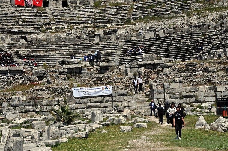 Tarihin ve Bilimin Buluşma Noktası Milet Antik Kenti Büyülüyor