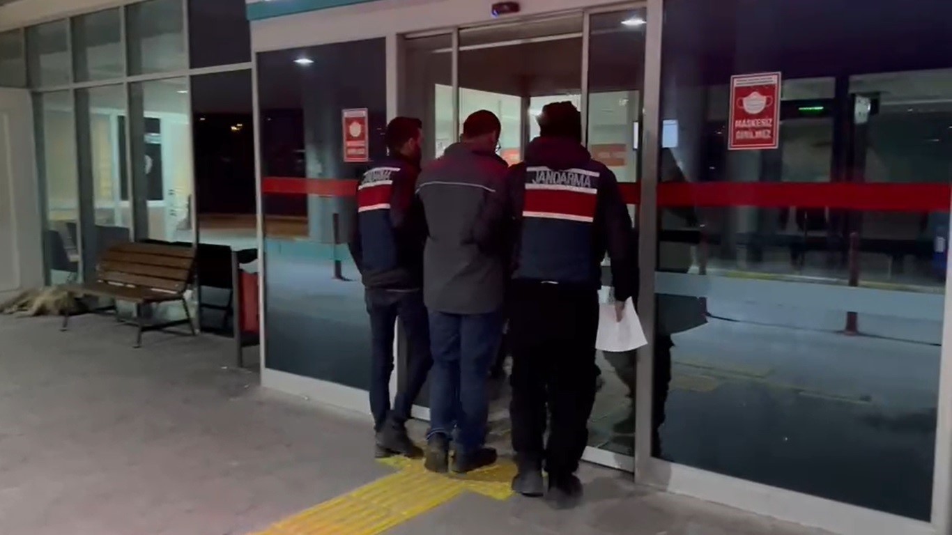 İzmir Merkezli Fetö Operasyonunda 5 Tutuklama