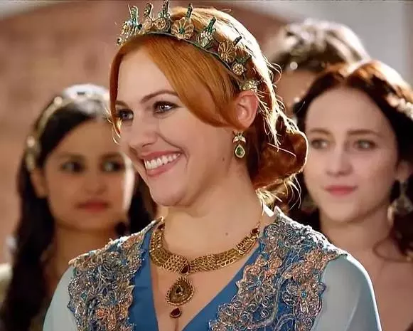 meryem uzerli 2