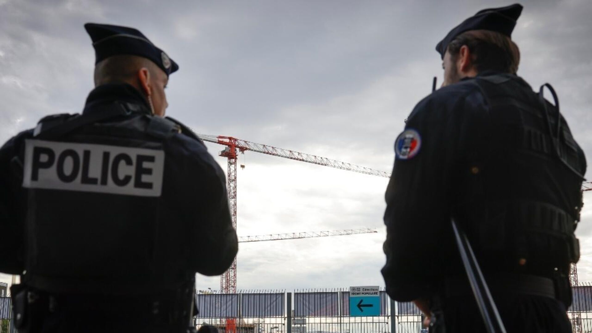 Paris'te bir evde 5 kişi ölü bulundu