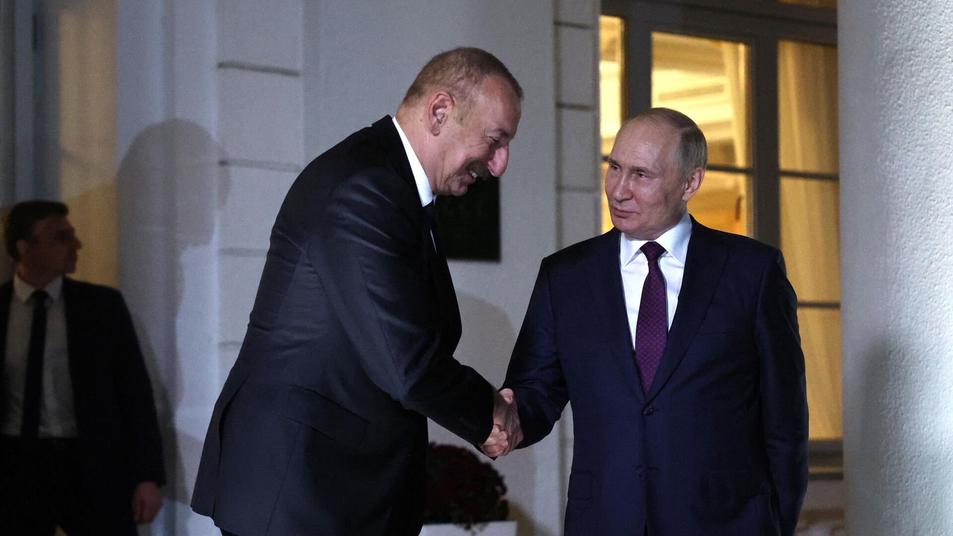 Putin Azerbaycan Cumhurbaşkanı Aliyev'in Doğum Gününü Kutladı