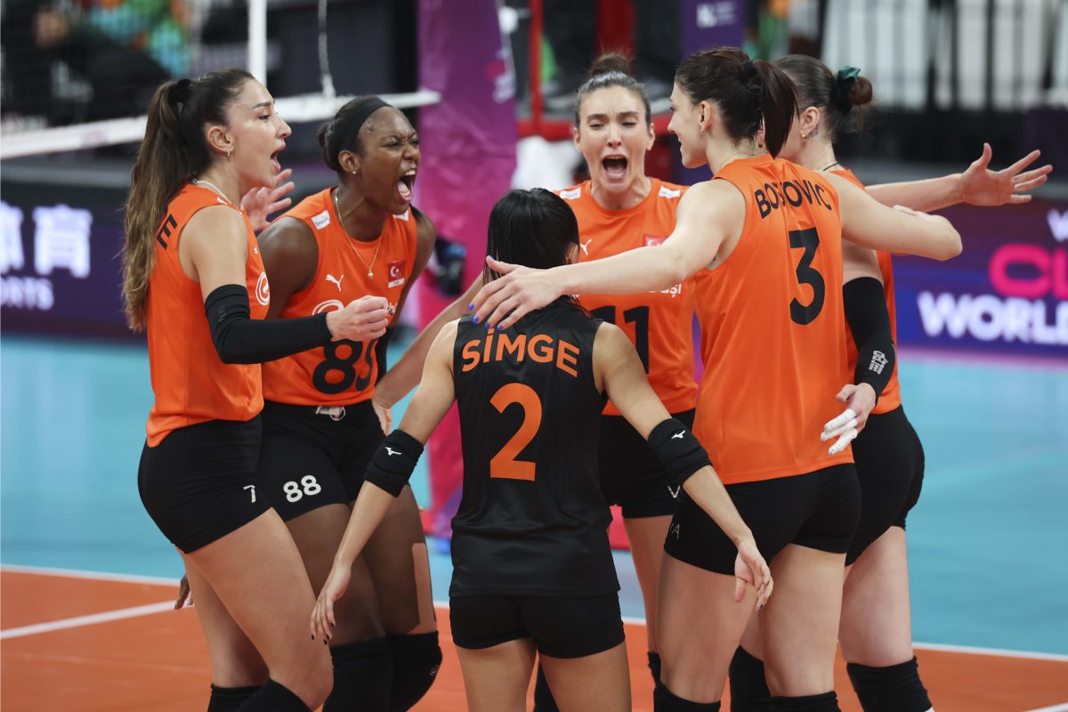 Eczacıbaşı Dynavit FIVB Dünya Kulüpler Şampiyonası'nda final kapısını araladı!