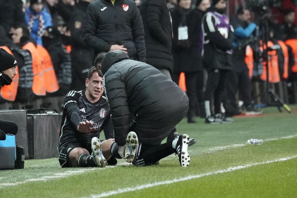 Beşiktaş Hadziahmetovic'in sağlık durumu hakkında açıklama yaptı