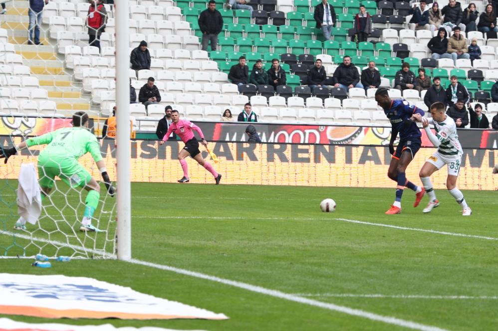  Başakşehir Konyaspor'u yıktı