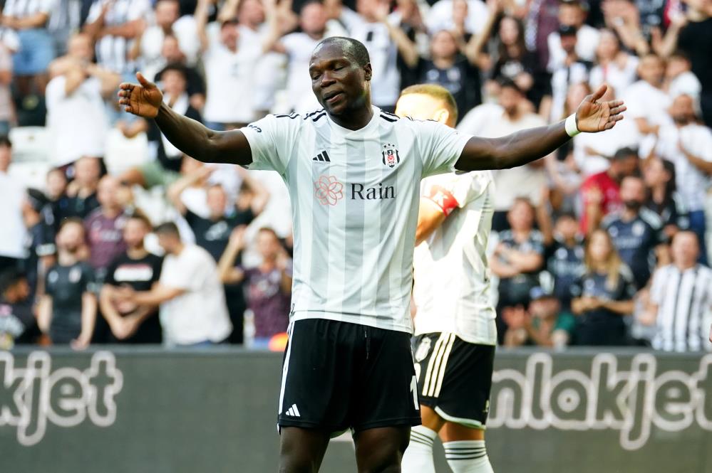 Beşiktaş'ta Salih Uçan ve Aboubakar'dan kötü haber!