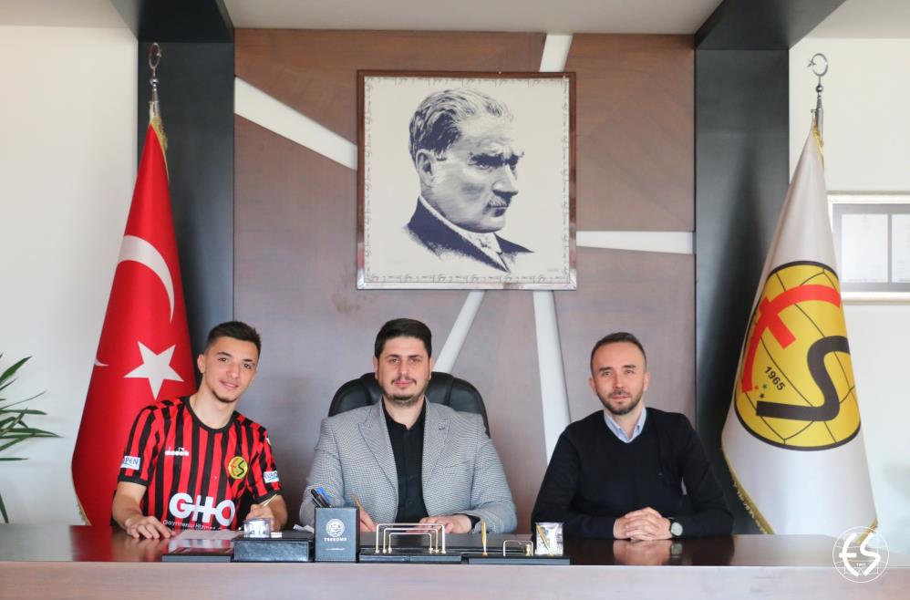 Eskişehirspor iki genç oyuncuyu kadrosuna kattı