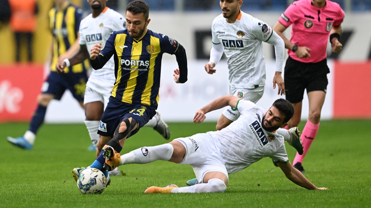 Alanyaspor Ankaragücü maçı ne zaman saat kaçta hangi kanalda? Muhtemel 11'ler