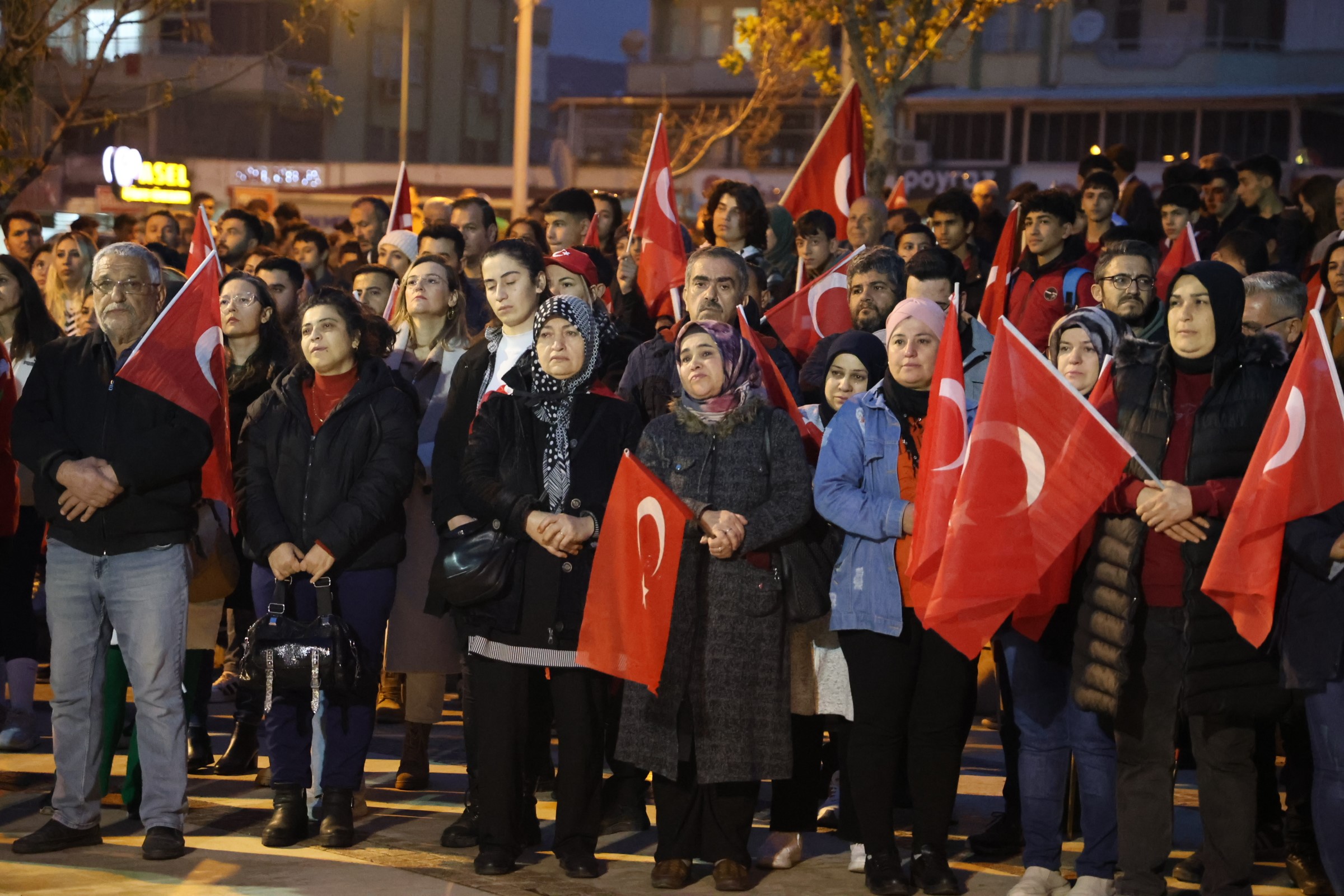 Binlerce Kozanlı Şehitler Için Sokaklara Döküldü6