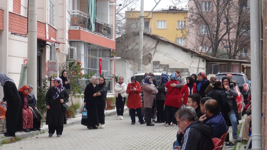 Eski Erkek Arkadaşı Tarafından Öldürülen Genç Kız Toprağa Verildi3 Result