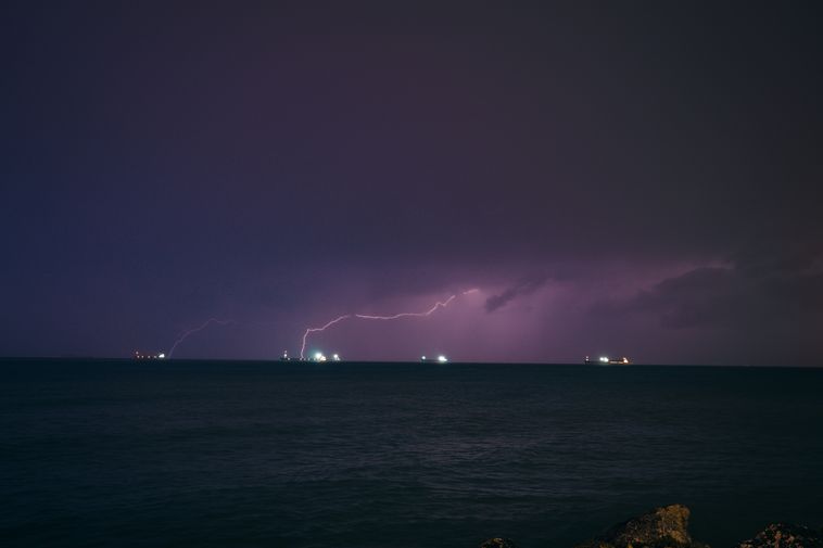 Hatay İskenderun Körfezi'nde Şimşeklerin Dansı