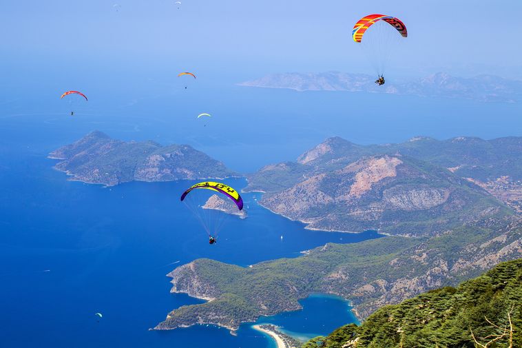 Ölüdeniz'de yamaç paraşütü rekoru! Babadağ’dan 233 binden fazla uçuş yapıldı