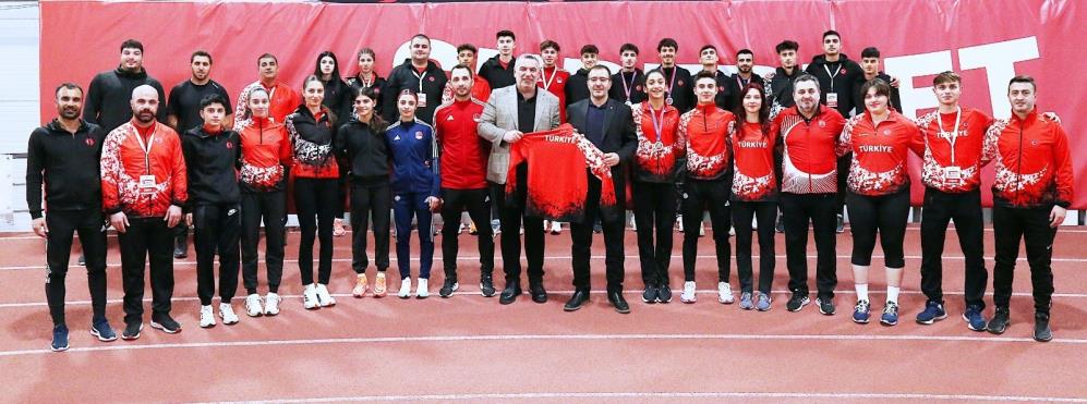 Türkiye Atletizm Milli Takımı Belgrad'da  rekora koştu