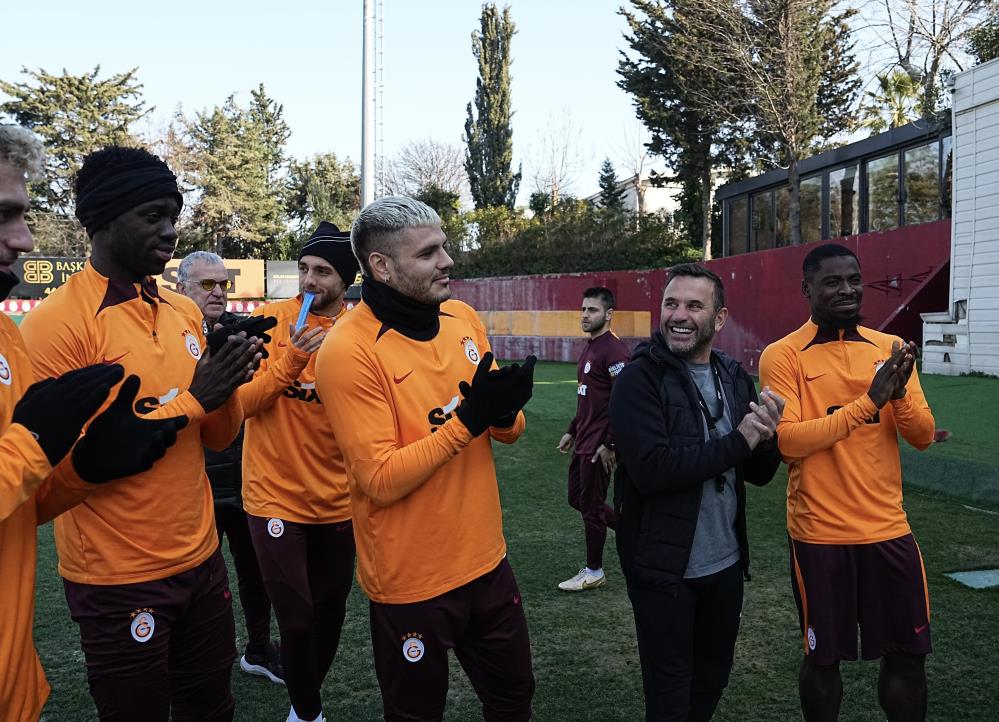 Galatasaray Sparta Prag maçının mesaisine başladı