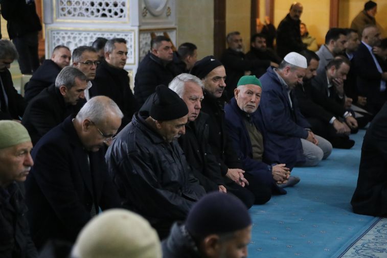 Adana'da Camilerde Depremde Hayatını Kaybedenler Için Mevlid I Şerif Okundu