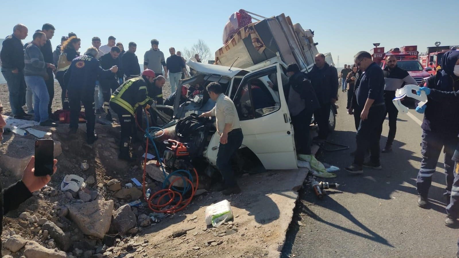 Amasya’da Tekeri Patlayan Kamyonette Can Pazarı