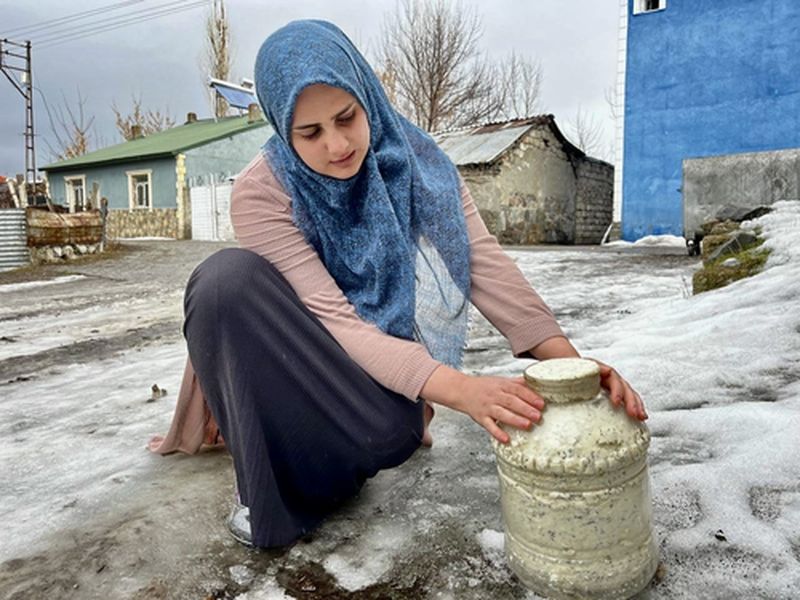 Asırlık Gelenek! Aylarca Toprağa Gömülen Peynir 