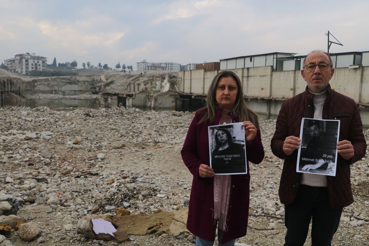 Cennetten Köşe Diye Satıldı Bin Kişiye Mezar Oldu! Enkazda Yürek Burkan Dua 