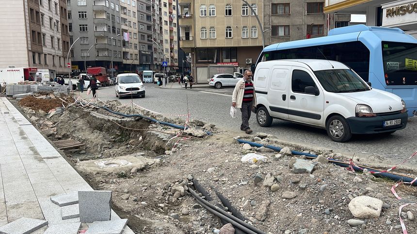 İsyan Ettiren Görüntü! Yol Kenarında Tuvalet Taşı Kaldı