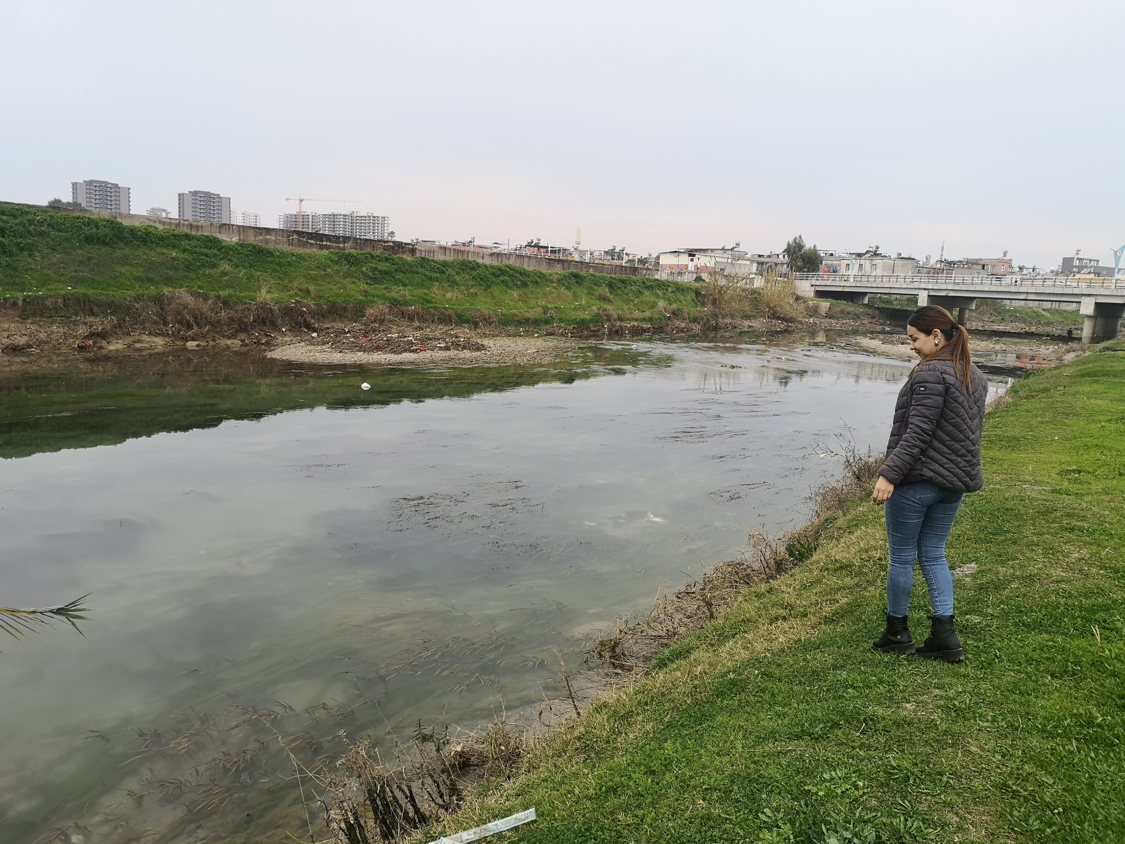 Mersin'de Berdan Nehri Kırmızıya Büründü