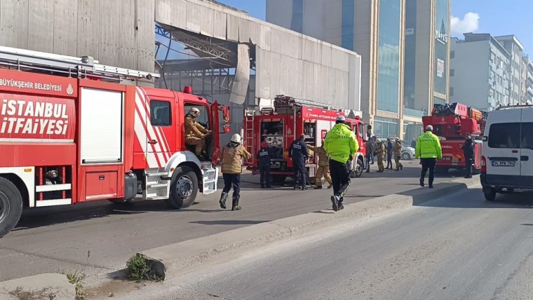 Polis Yolları Kapattı