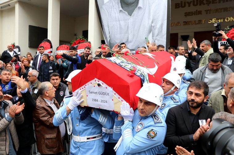 Silahlı Saldırı Sonucu Ölen Adana Büyükşehir Özel Kalem Müdürü Samet Güdük Son Yolculuğuna Uğurlandı 