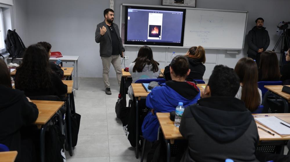 Bodrum'da liselere Medya okur yazarlığı seminerleri başladı