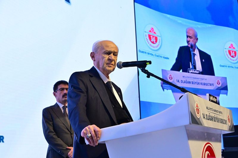 Bahçeli Mhp Kurultayı'na Kolu Sargılı Geldi (2)