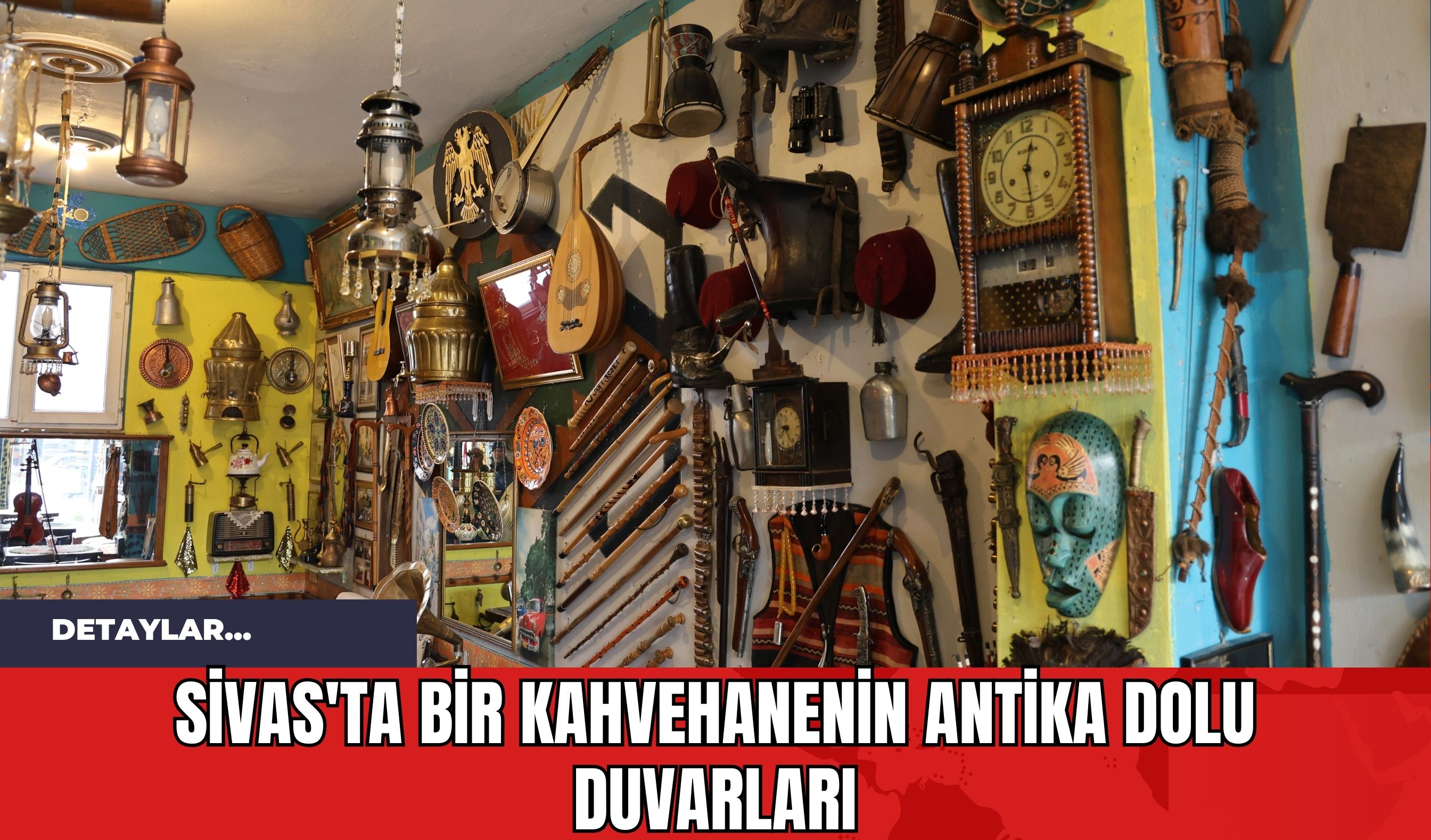 Sivas'ta Bir Kahvehanenin Antika Dolu Duvarları