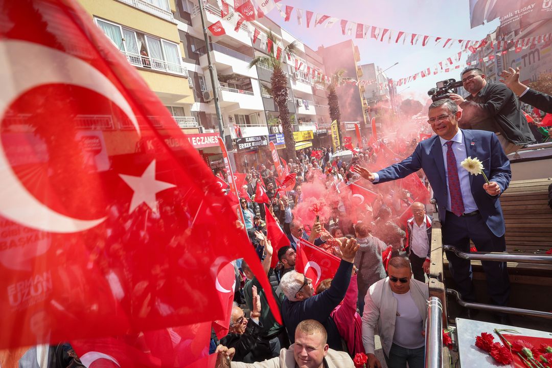 Özgür Özel'den Içkili Mekanları Gezen Hamza Dağ'a Sert Eleştiri (2) Result