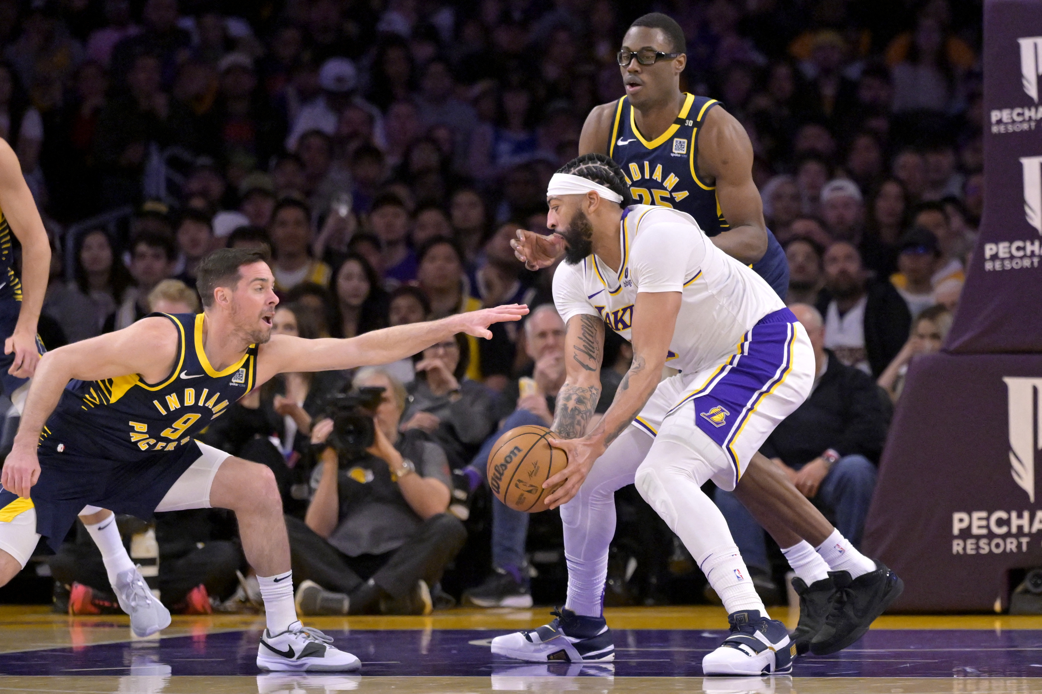 Los Angeles Lakers Indiana Pacers'ı 150 sayıyla yendi