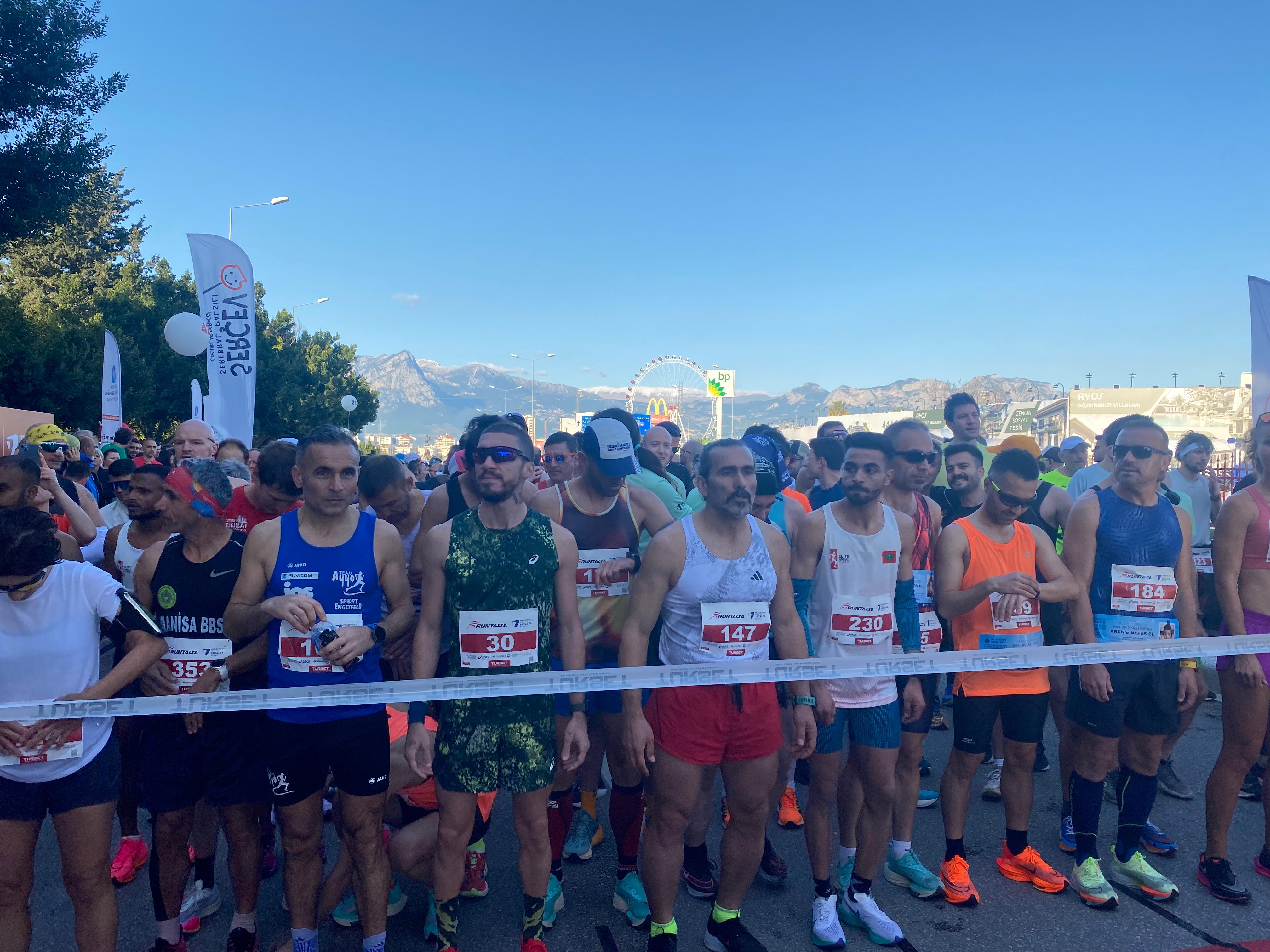 Runtalya Maratonu'nda 10 bin sporcu koştu: Kazananlar belli oldu