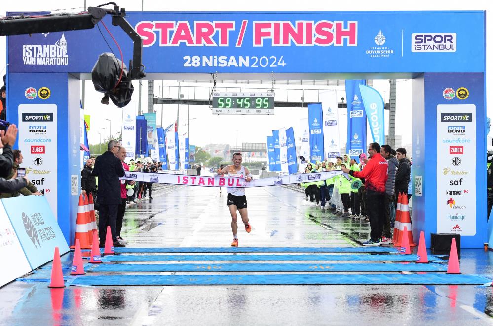 İstanbul Yarı Maratonu'nda zafer Hicham Amghar ve Sheila Chelangat oldu