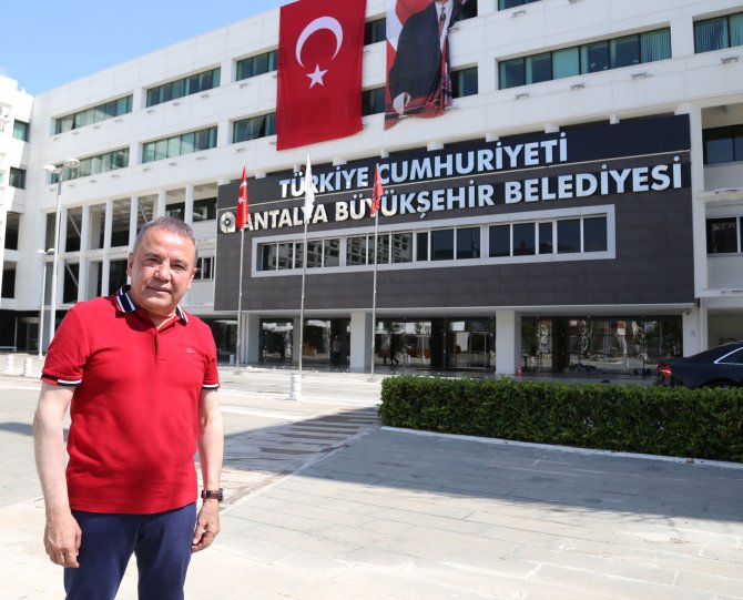 Kaş Belediyesi tabelasına 'T.C.' ibaresi geri eklendi