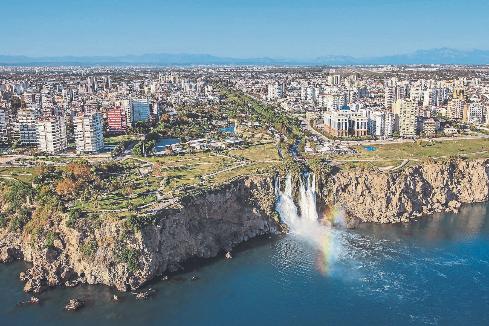 Antalya Düden Şelalesi'nde artan kirlilik endişe veriyor