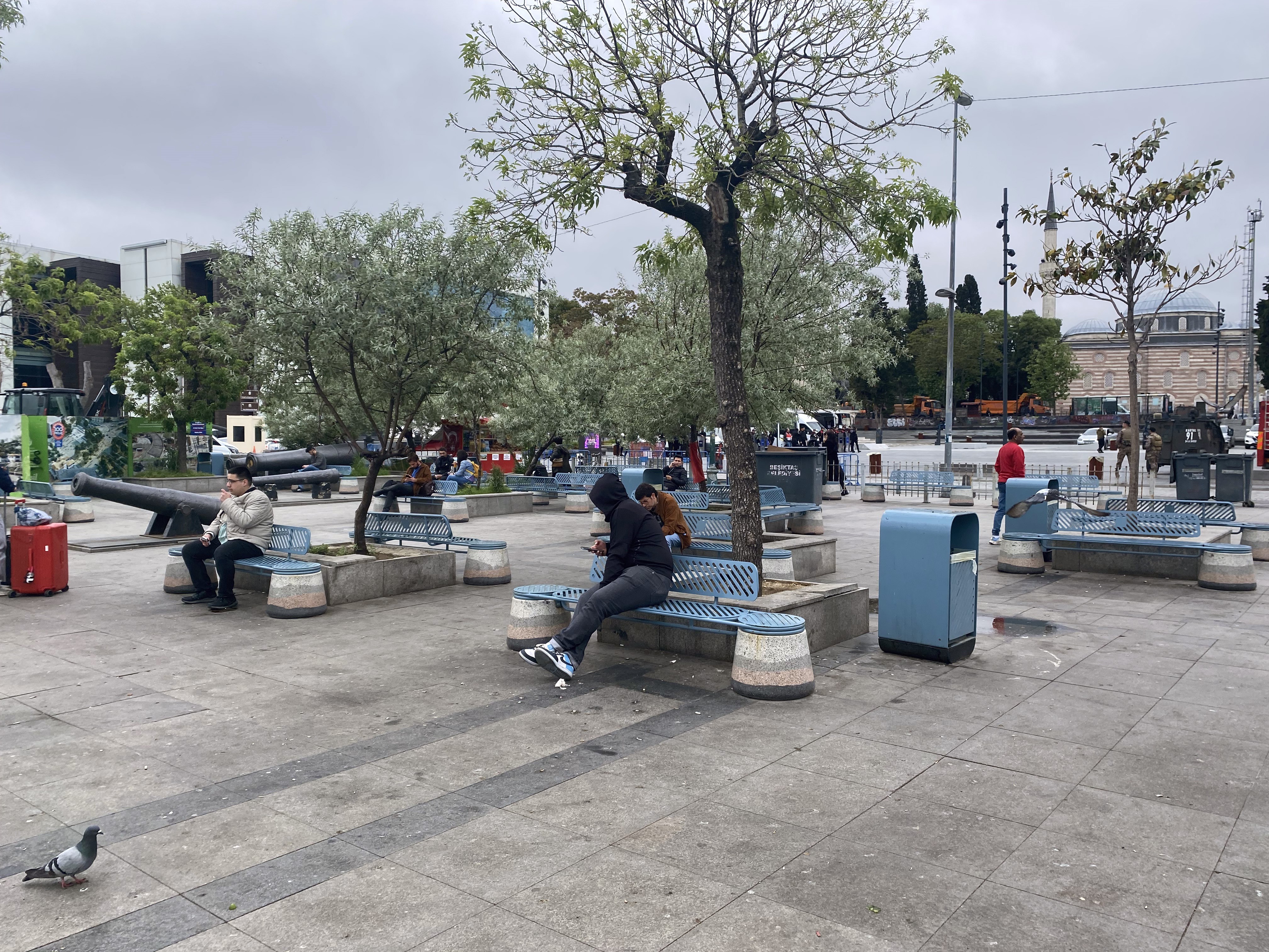 Beşiktaş Meydanı 1 Mayıs'ta yerli ve yabancı turistlerle dolup taştı