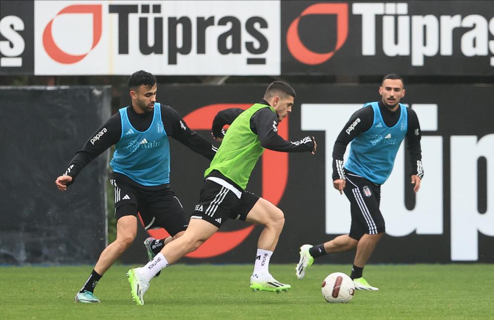 Beşiktaş Rizespor maçı için kampa girdi