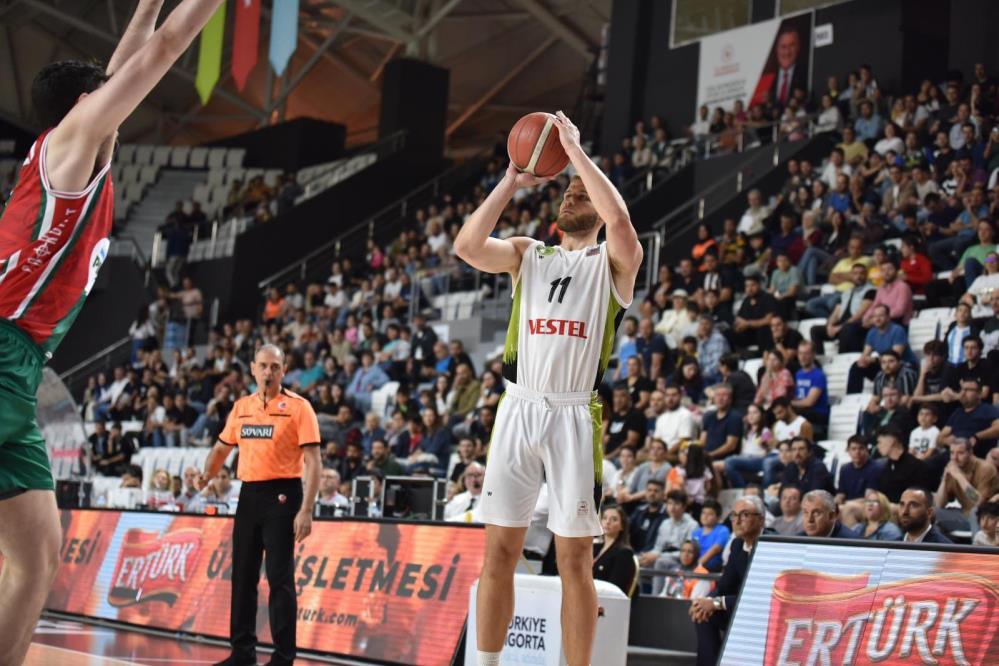 Manisa Büyükşehir Belediyespor evinde Karşıyaka'ya 80-98 mağlup oldu