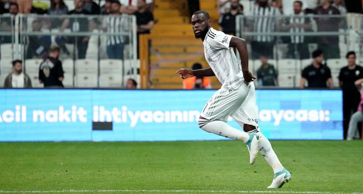 Beşiktaşlı futbolcu Jean Onana Fransa'da silahlı saldırıya uğradı